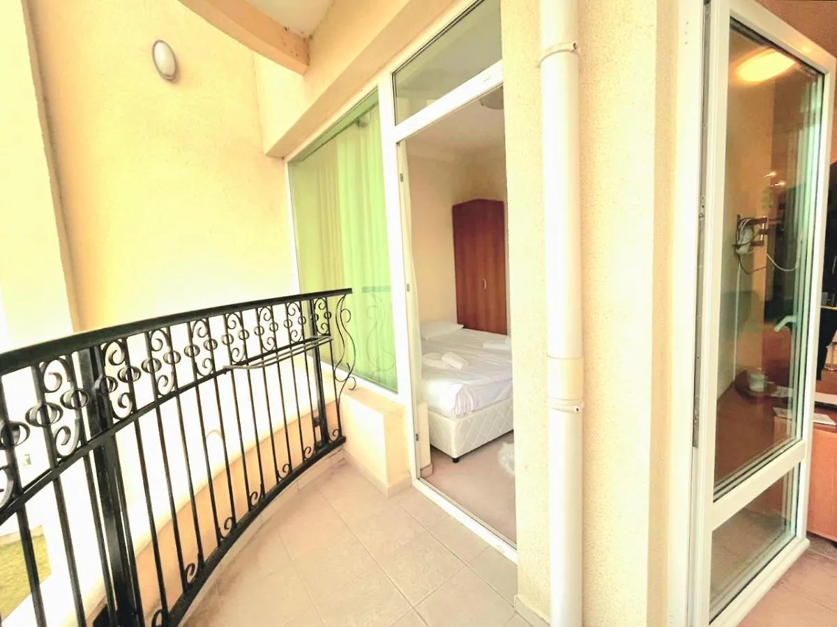 ***** Hotel 